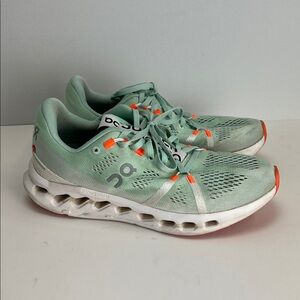 ON Cloudsurfer Creek White Womens 8.5 Running Shoes Sneakers Comfortable